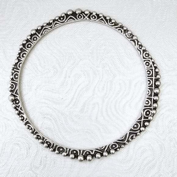 Like NEW Silpada Sterling Silver 'Perfectly Quirky' Etched Design Bangle B2279 - Picture 3 of 16